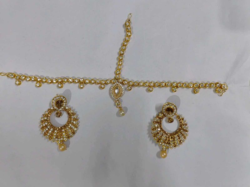 Mangteeka And Earrings