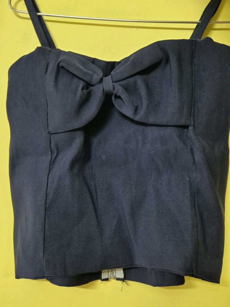 Cute Navy Blue Padded Top With A Bow❤️
