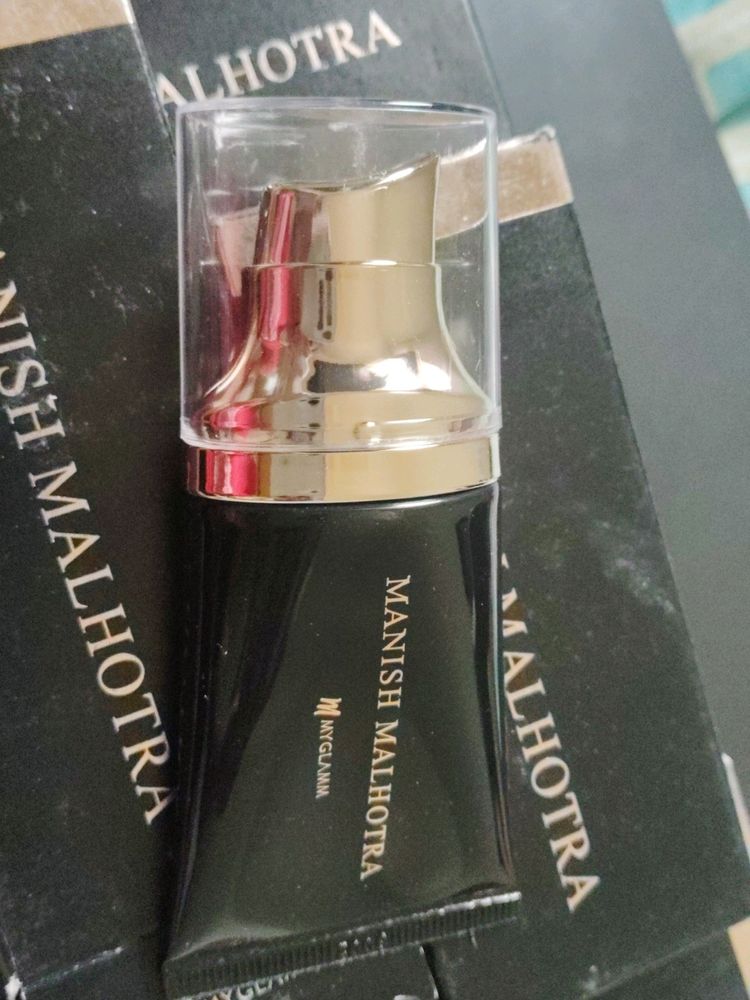 Manish Malhotra Primer , luminous Moisturising P