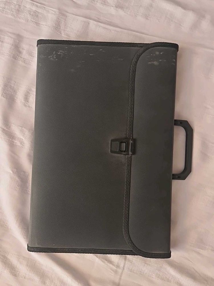 Expanding File Folder