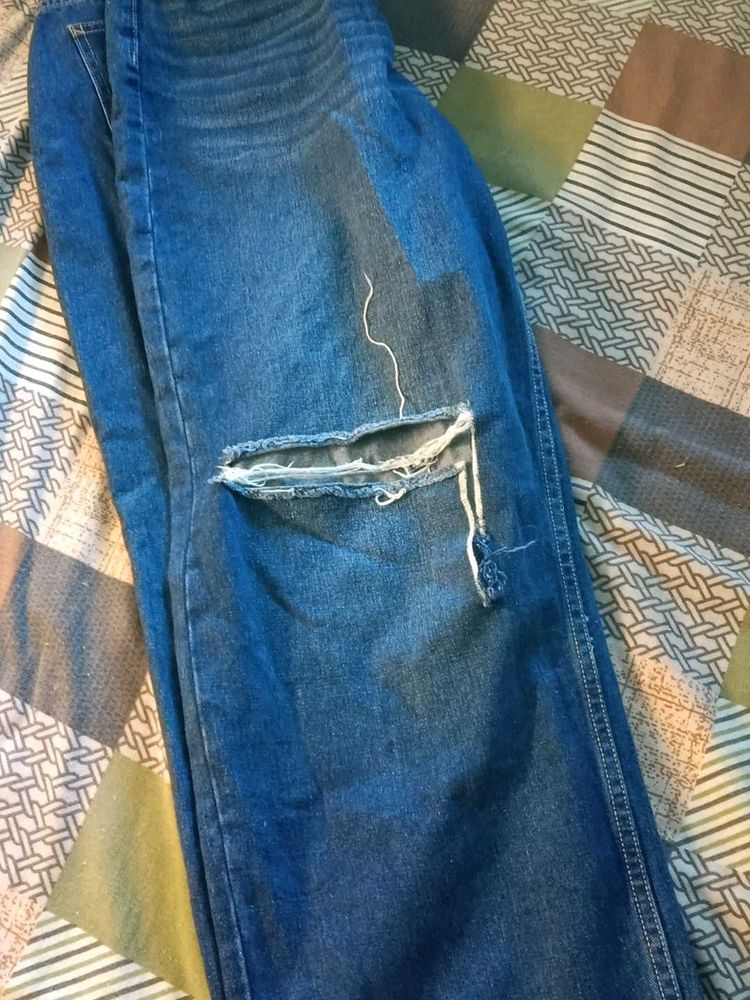 Baggy Ripped Jeans