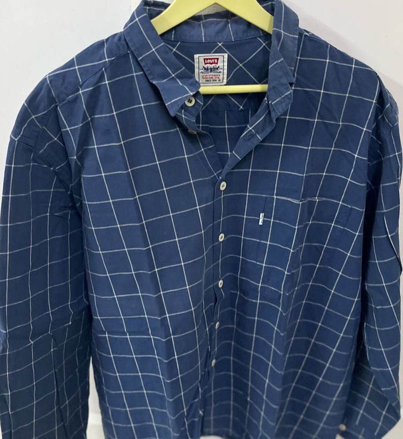 Levi&#39;s Blue Checkered and weltex plain Shirt