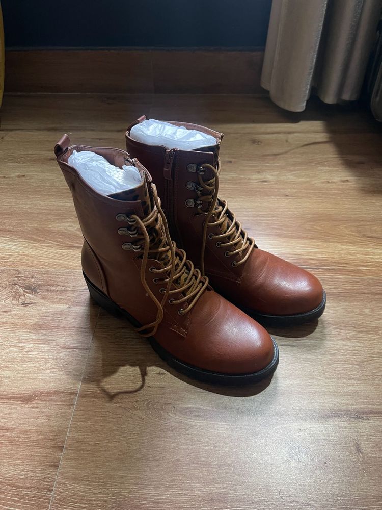 Roadster Brown Boots❌No Negotiation