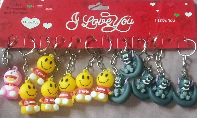 Excellent Brandnew 12 Piece Set Of Keychains