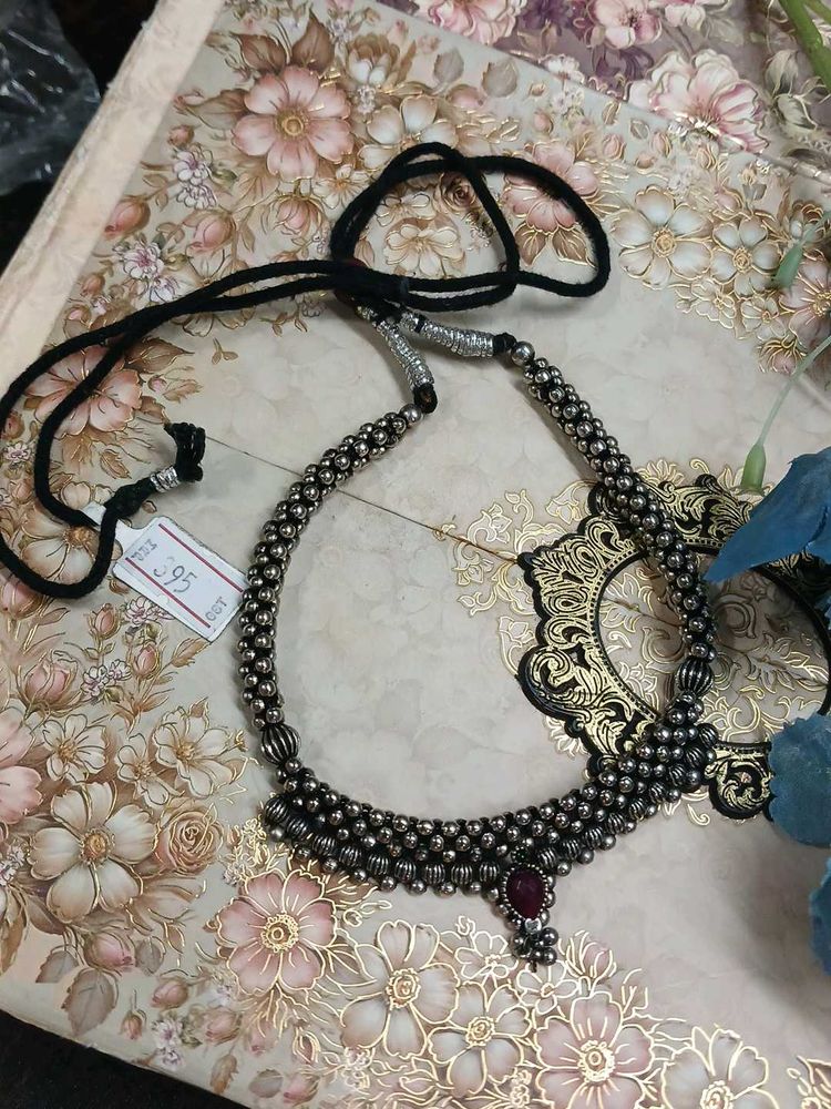 Vintage Style Silver Tone Necklace