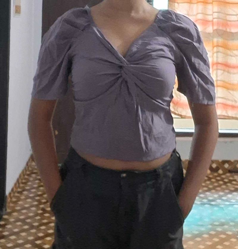 Chic Twisted Crop Top