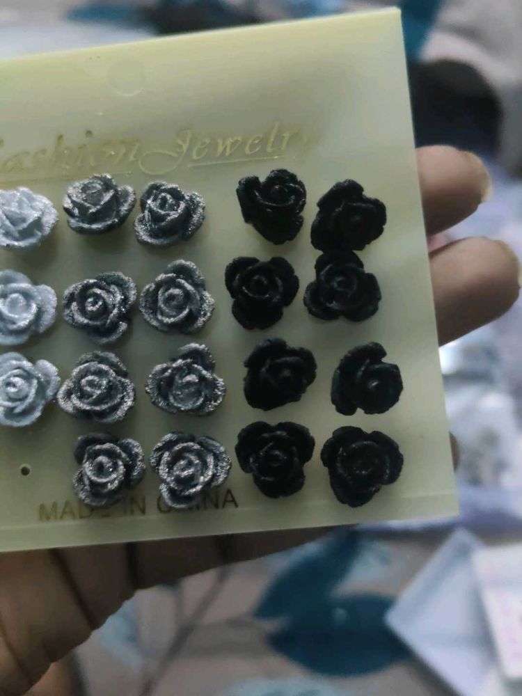 Rose Design Earrings Pack Of 1 Set