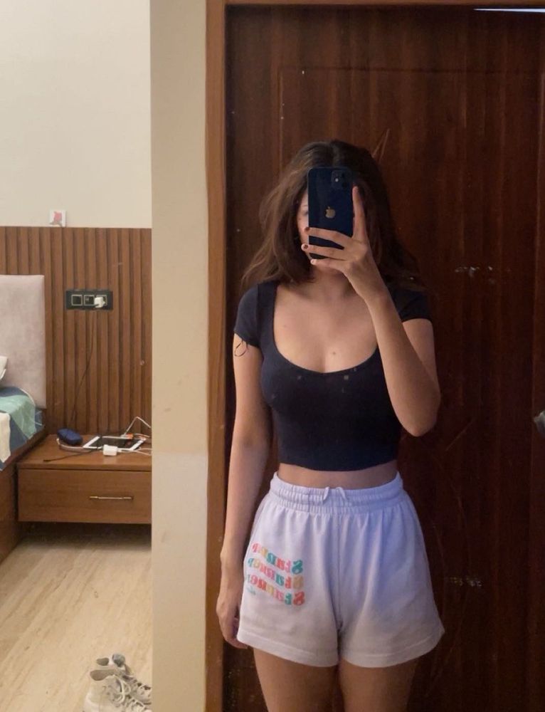 H&amp;M Sweetheart neck Crop Top