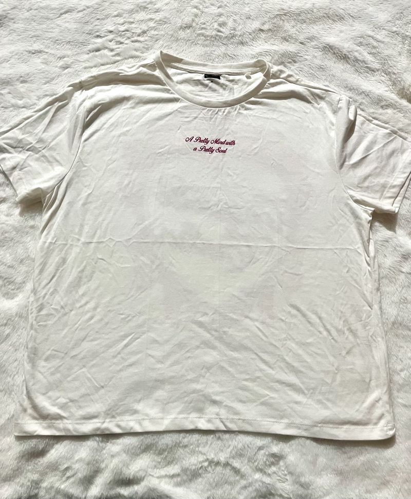T Shirt🤍🩷