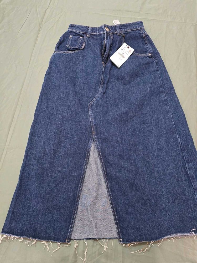 Chic Denim A-Line Skirt with Front Slit