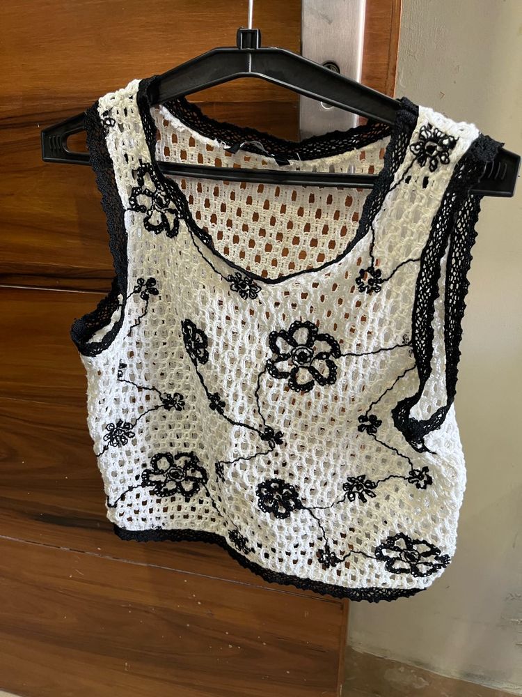ZUDIO crop white top
