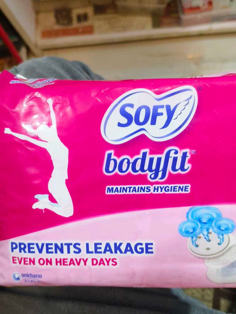 Sofy Bodyfit Sanitary Pads