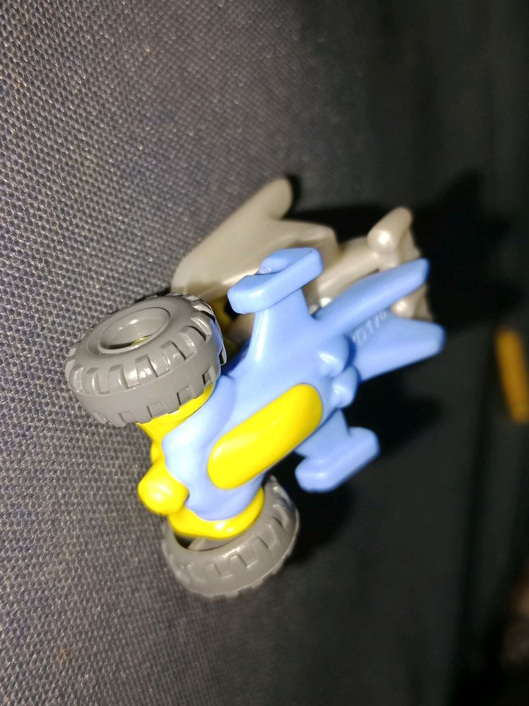 Kinder Joy Futurestic Car