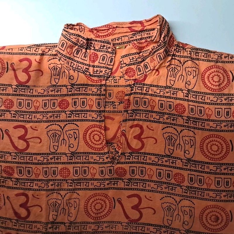 Om T-shirt