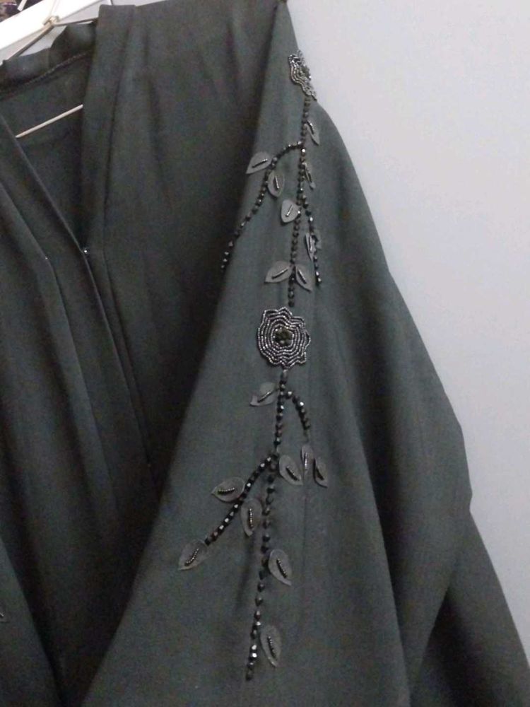 Black abaya dubai