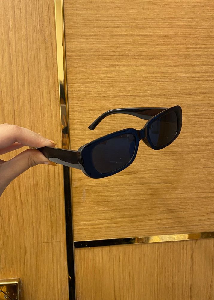 Chic Black Sunglasses