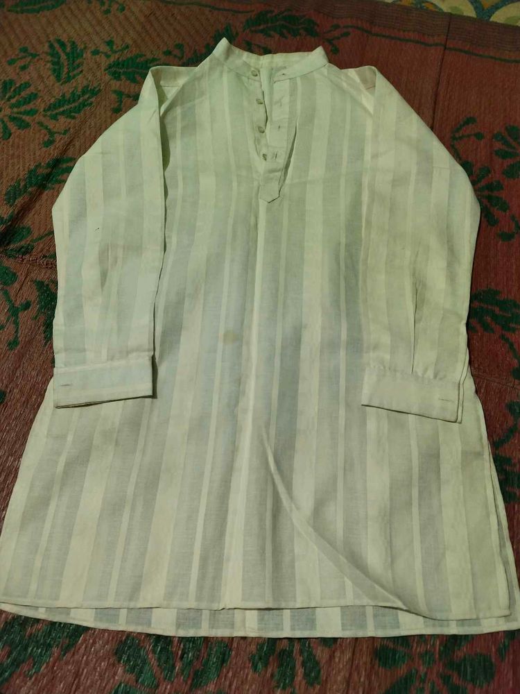 Kurta With Eliggant Design