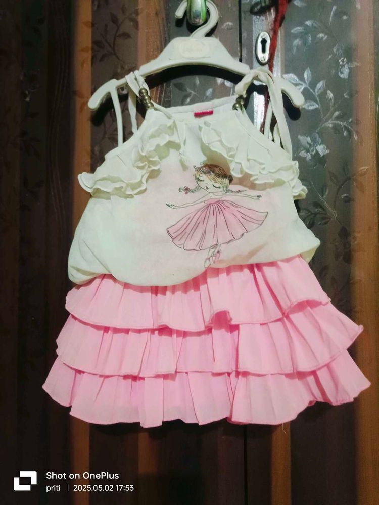 White Nd Pink Baby Girls Top And Skirt Set