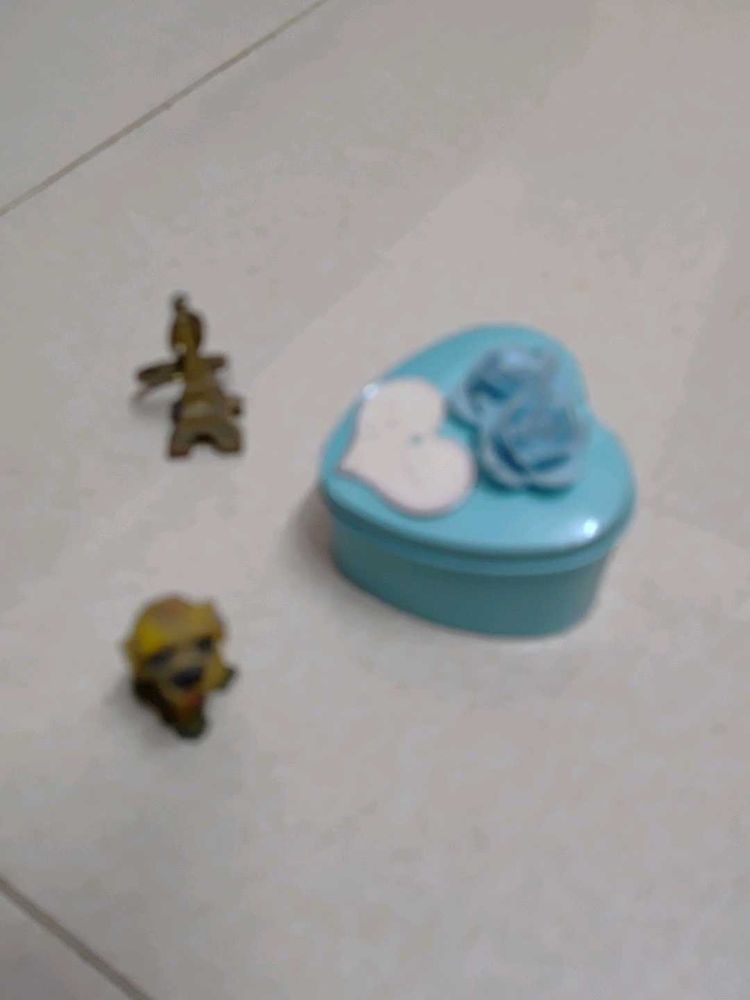 3 Cute Littlethings.puppy,eiffeltower,blueboxSmall