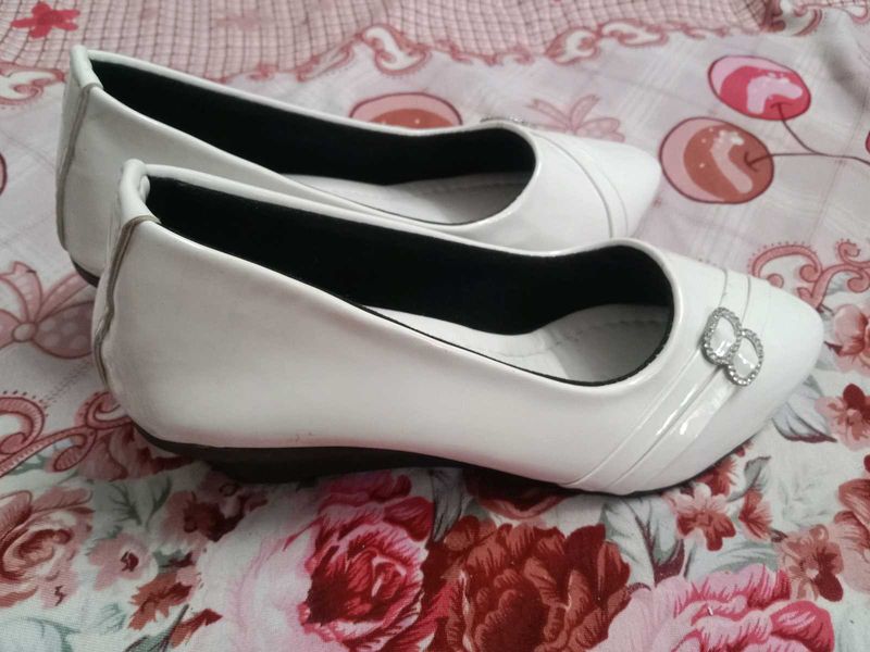 White Pointed Toe Flats