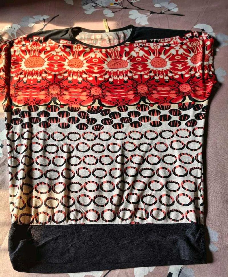 Patterned Women&#39;s Top