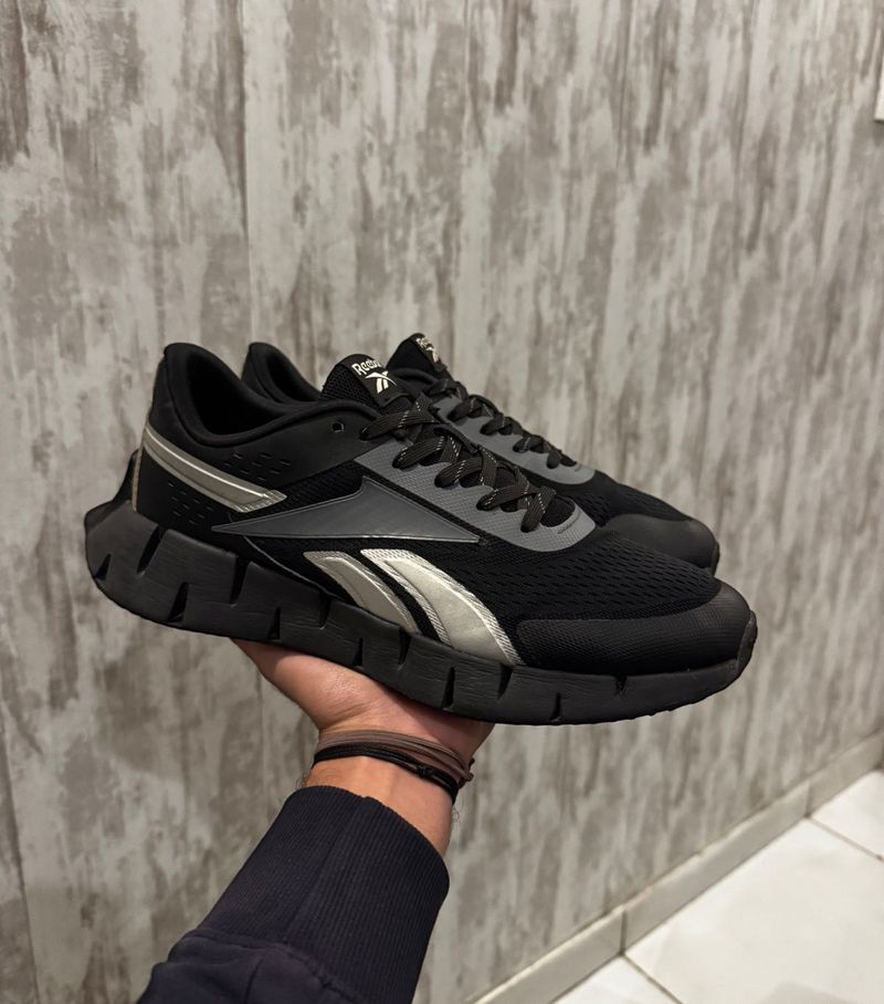 Reebok Zig Dynamica - Sleek &amp; Stylish