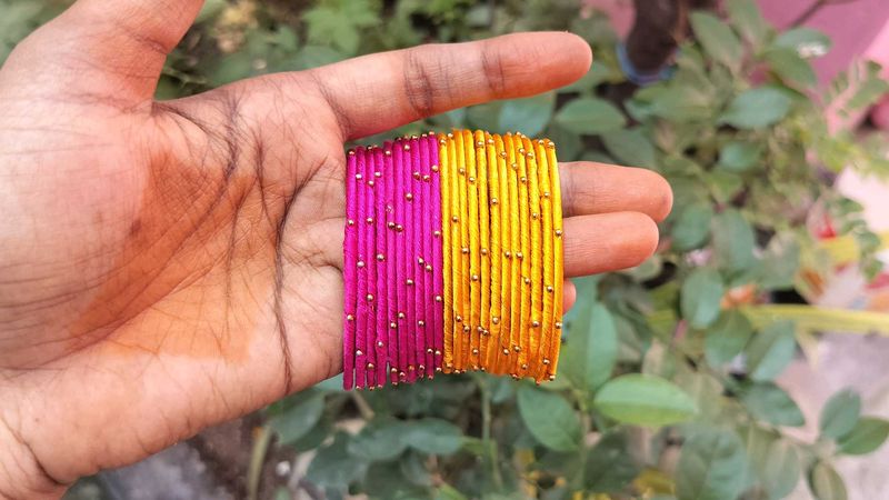 Beautiful And Good Looking Sil Thread Bangles💛🩷