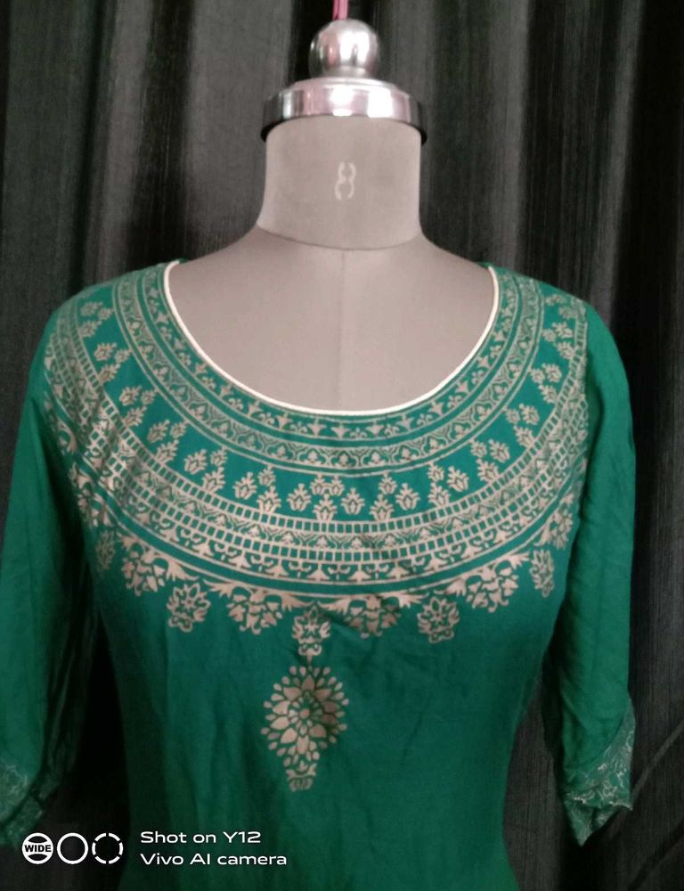 Emerald Green Printed Kurti With Dupatta 💚