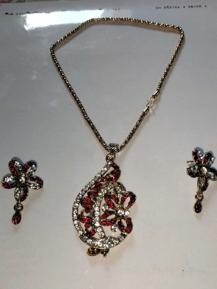 PENDENT SET