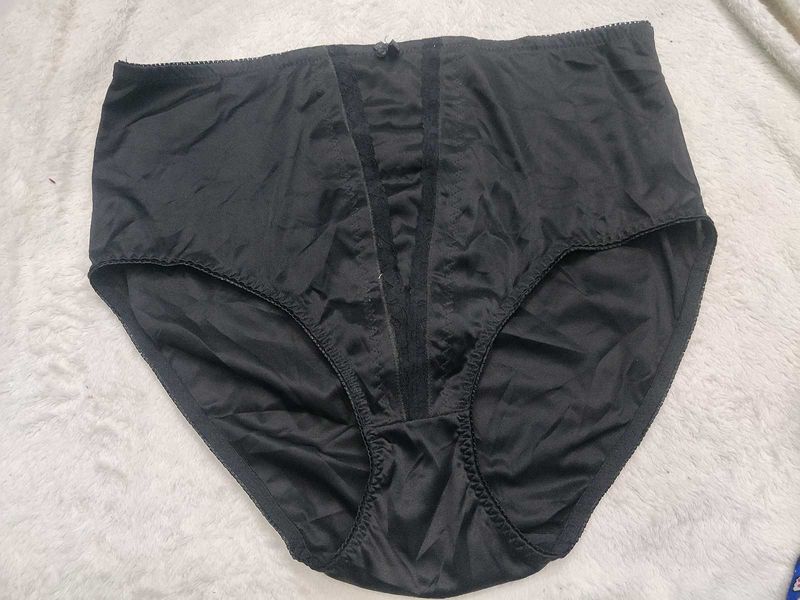 Black High-Waisted Panties