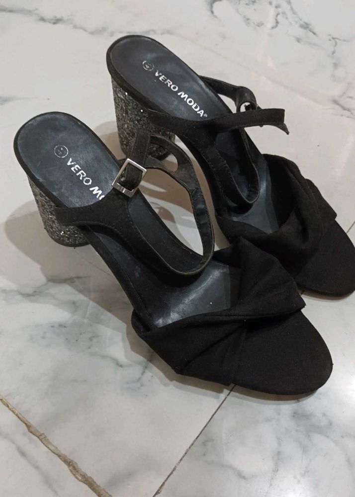 Vero Moda velvet type suede sandals 41