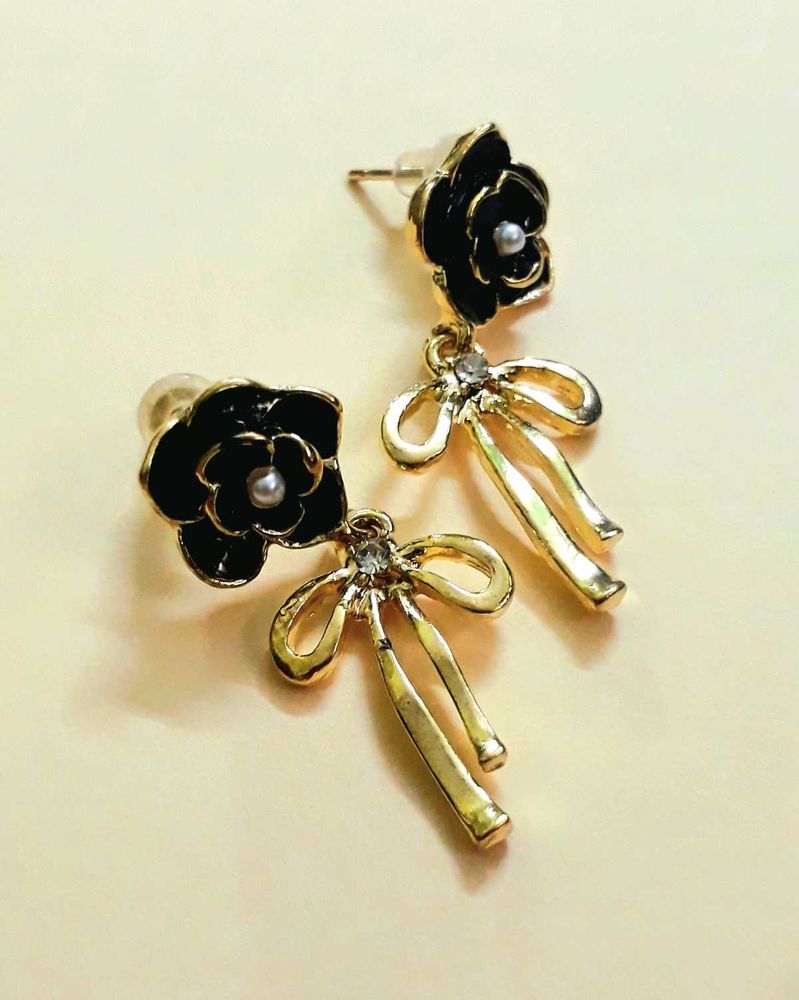 Floral Bow Earrings- BRAND NEW 🌟