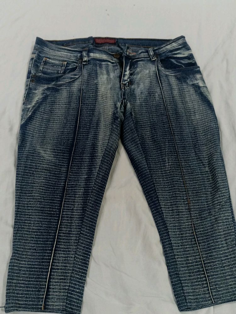 Bare Women Jeans Capri