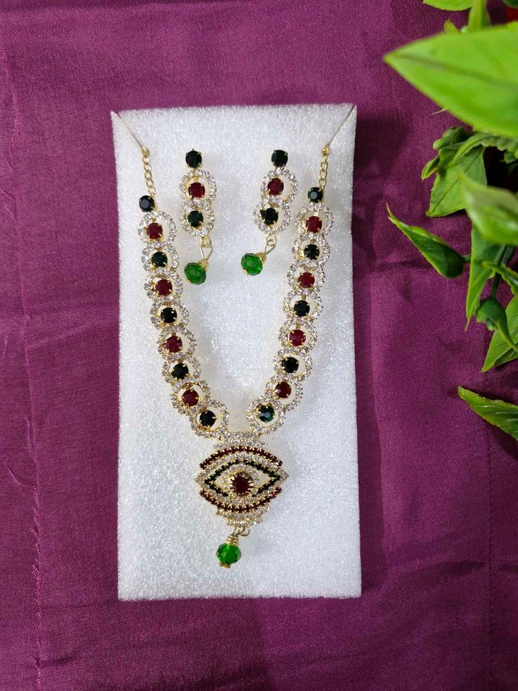 NECKLACE WITH EARRINGS