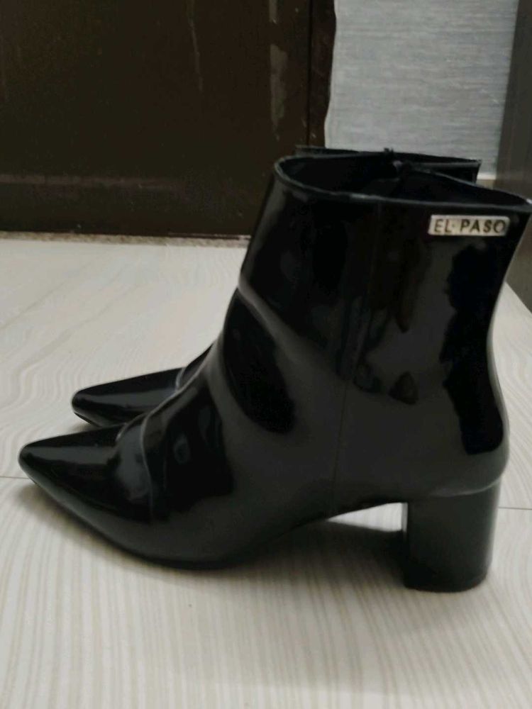 El Paso Black Ankle Boots