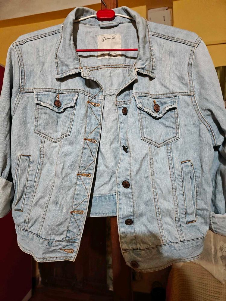 Light washed denim jacket