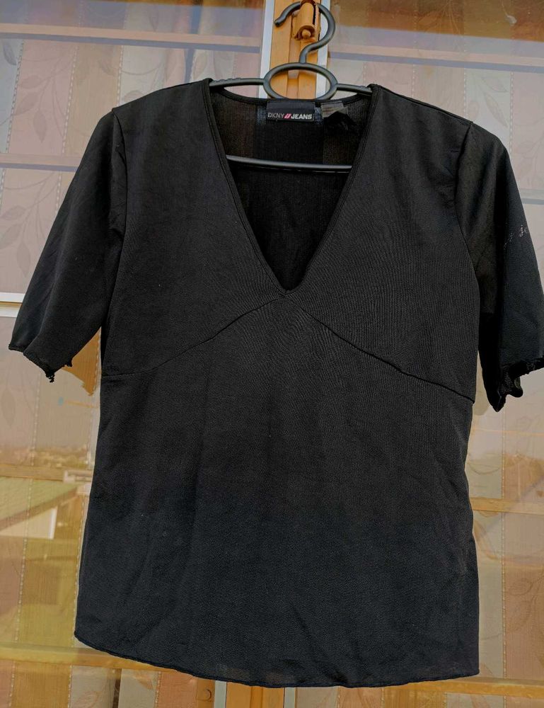 Chic Black Top - Great Condition!