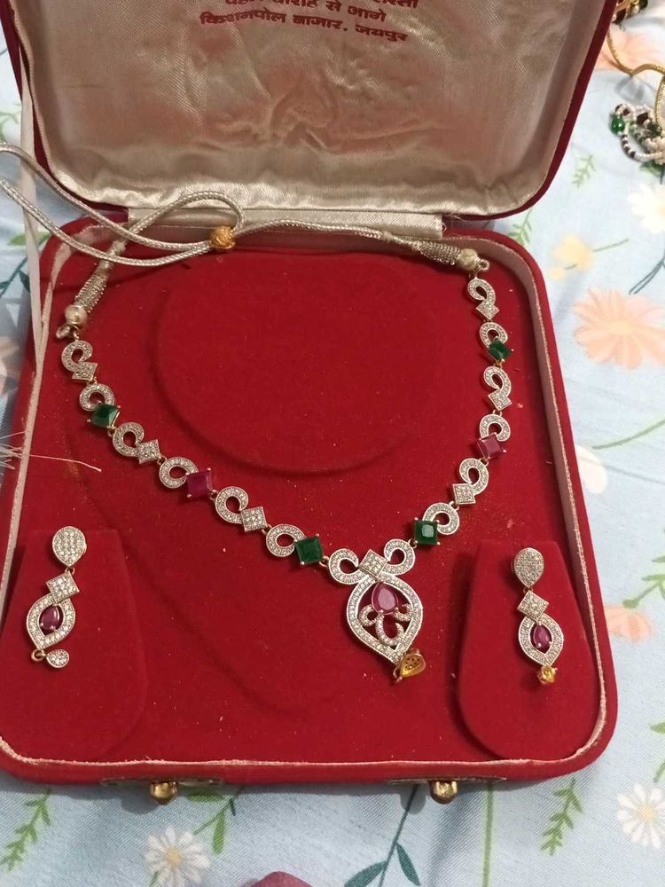 Elegant Necklace Set