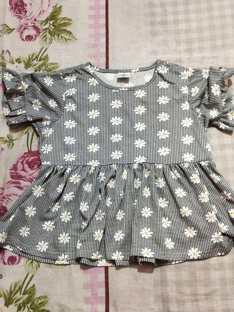 Black And White Tops💌