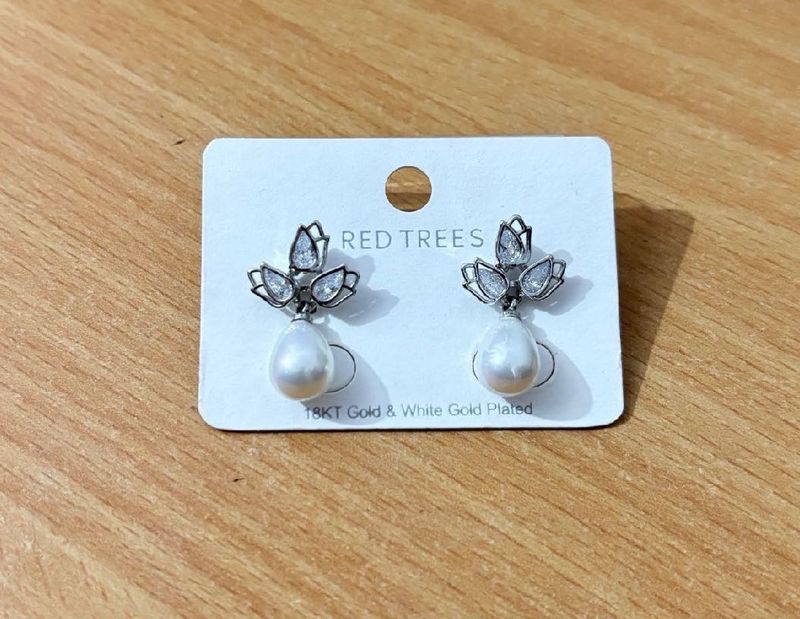 Tulips Pearl Drop Earrings
