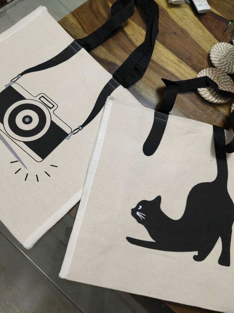 TRENDY TOTE/SHOPPING BAGS