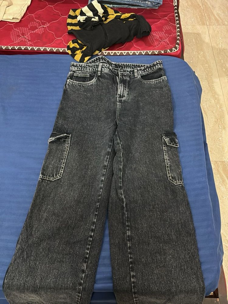 Wide Leg Cargo Jeans
