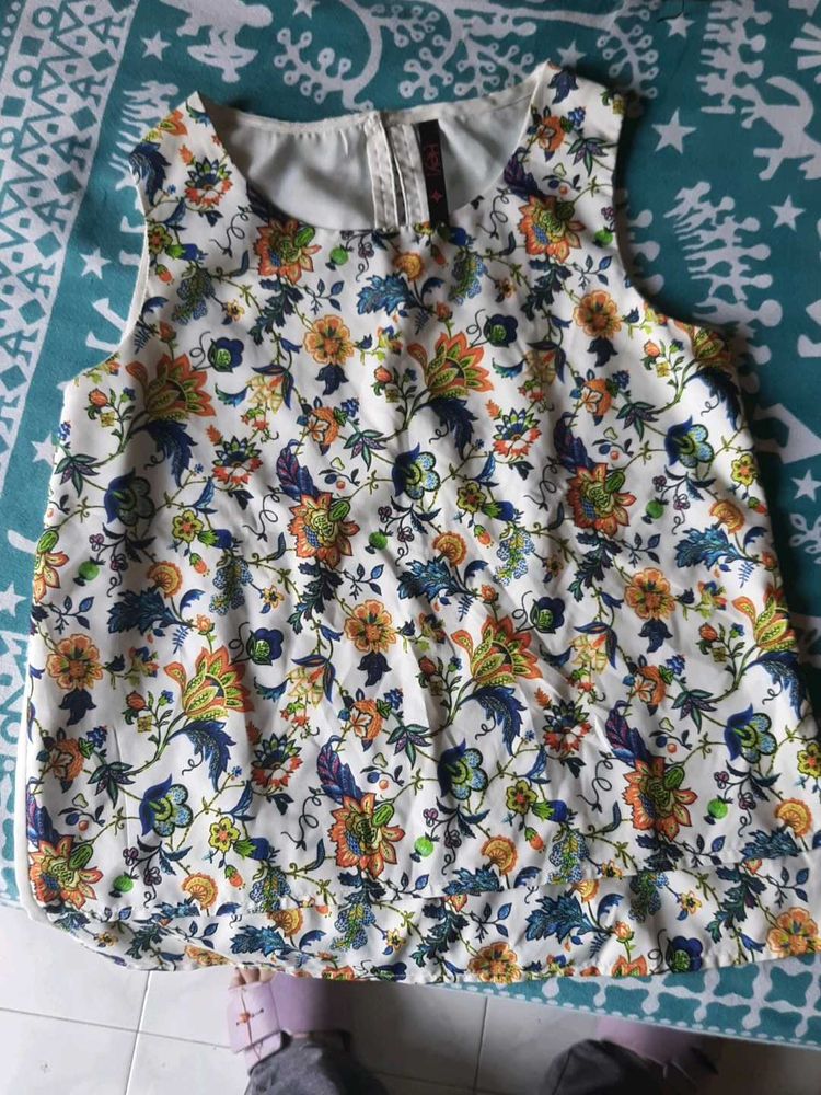 Floral Print Sleeveless Top