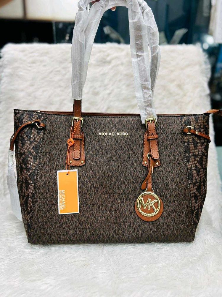 MICHAEL KORS VOYAGER TOTE BAG AT SALE