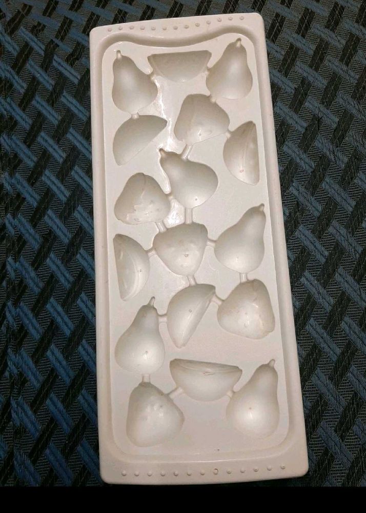 Microwave Idli Stand And Chocolate Or Ice Mould