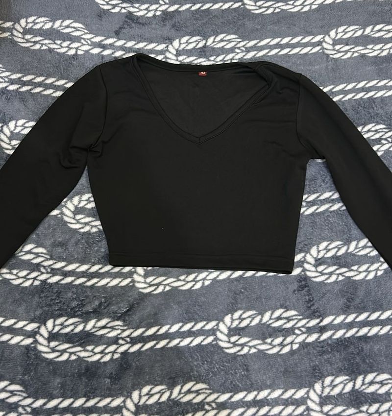Black Long Sleeve Crop Top