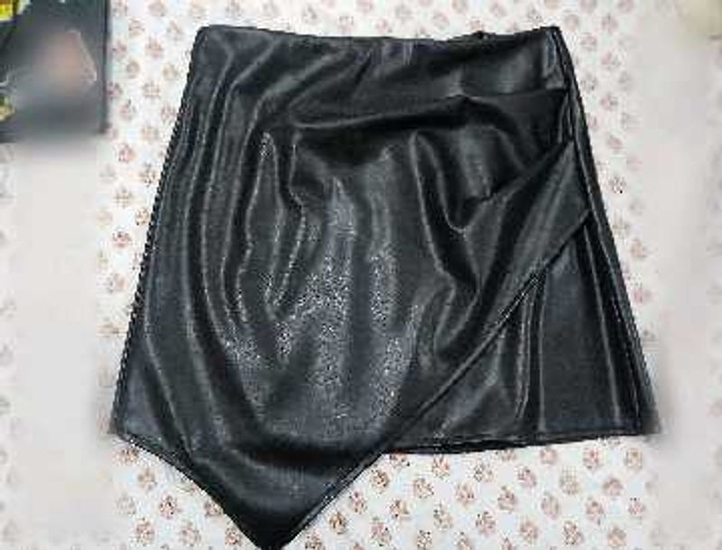 Chic Black Faux Leather Mini Skirt