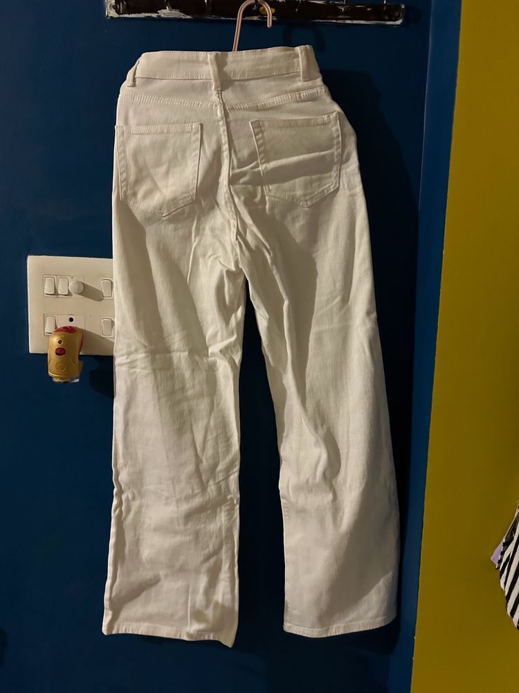 White H&amp;M Straight Jeans