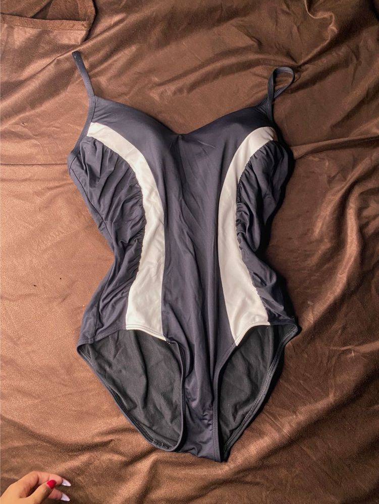 Padded Bodysuit 🖤🤍
