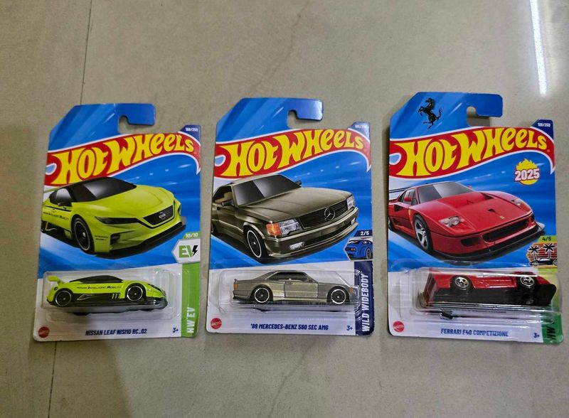 Hot Wheels Cars Nissan, Mercedes, Ferrari